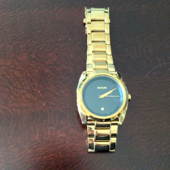 Nixon top queenpin watch